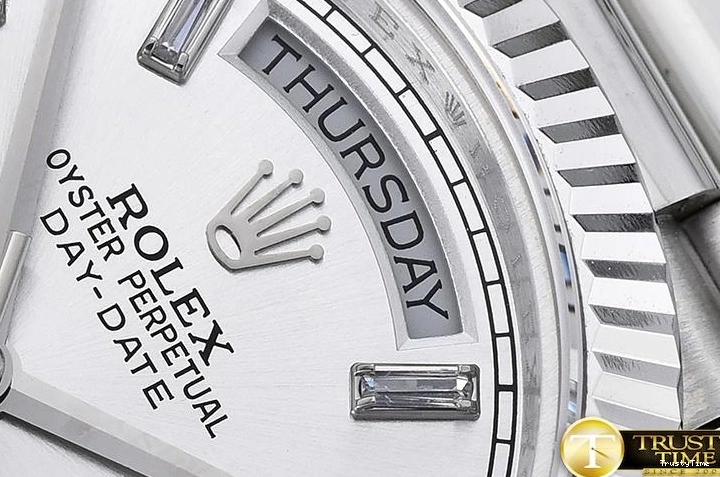 0118 RDD0207C – DayDate SunProtective 674